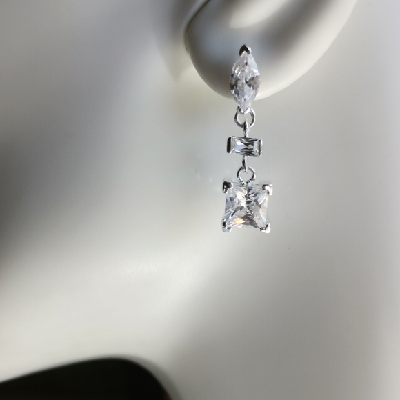 Modernist Sterling silver cz earrings 🆕 - Picture 3 of 7